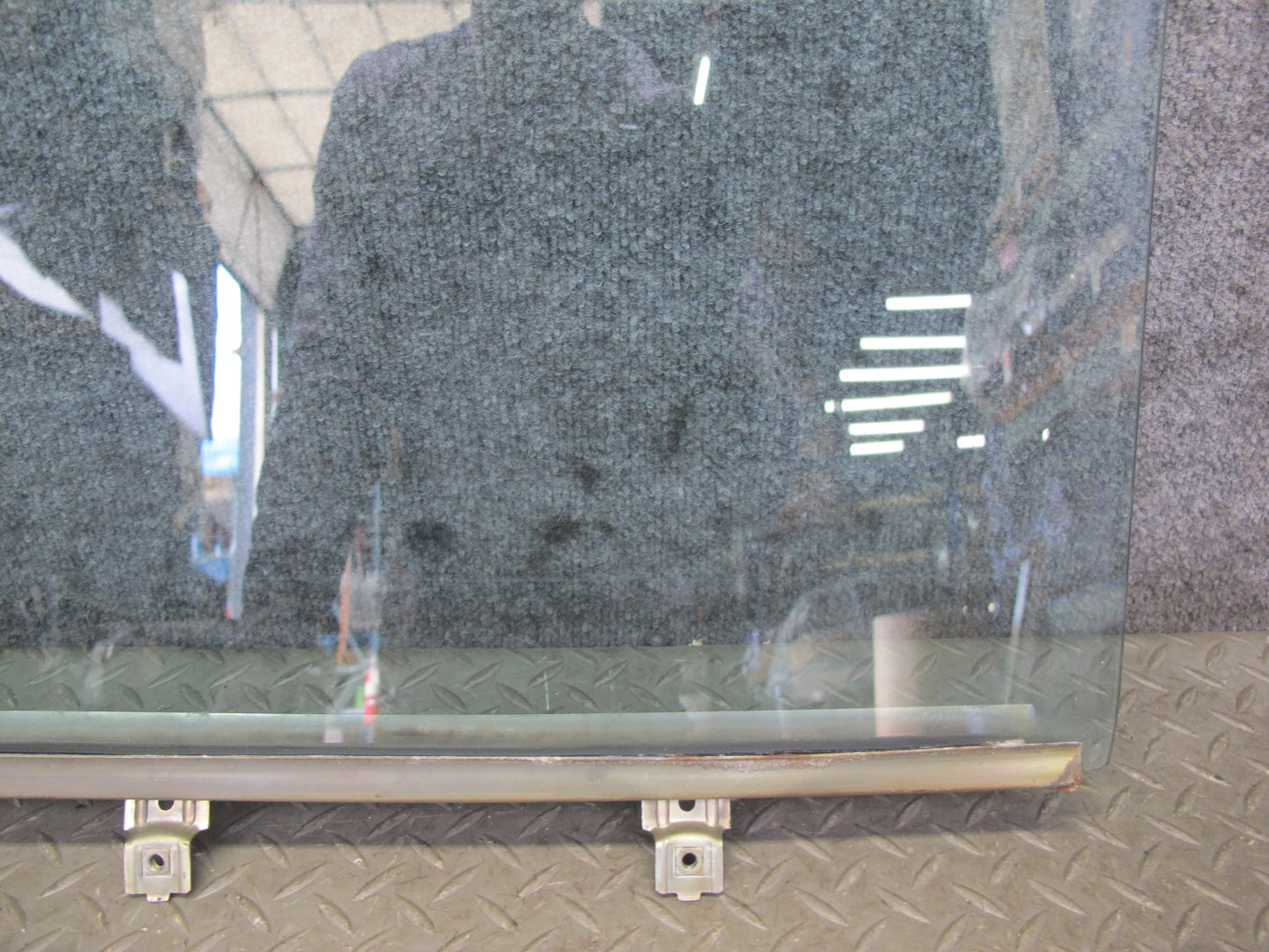 75-85 Mercedes W123 300D Sedan Rear Right Door Glass Window OEM