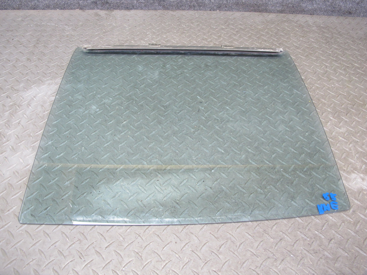 75-85 Mercedes W123 300D Sedan Rear Right Door Glass Window OEM