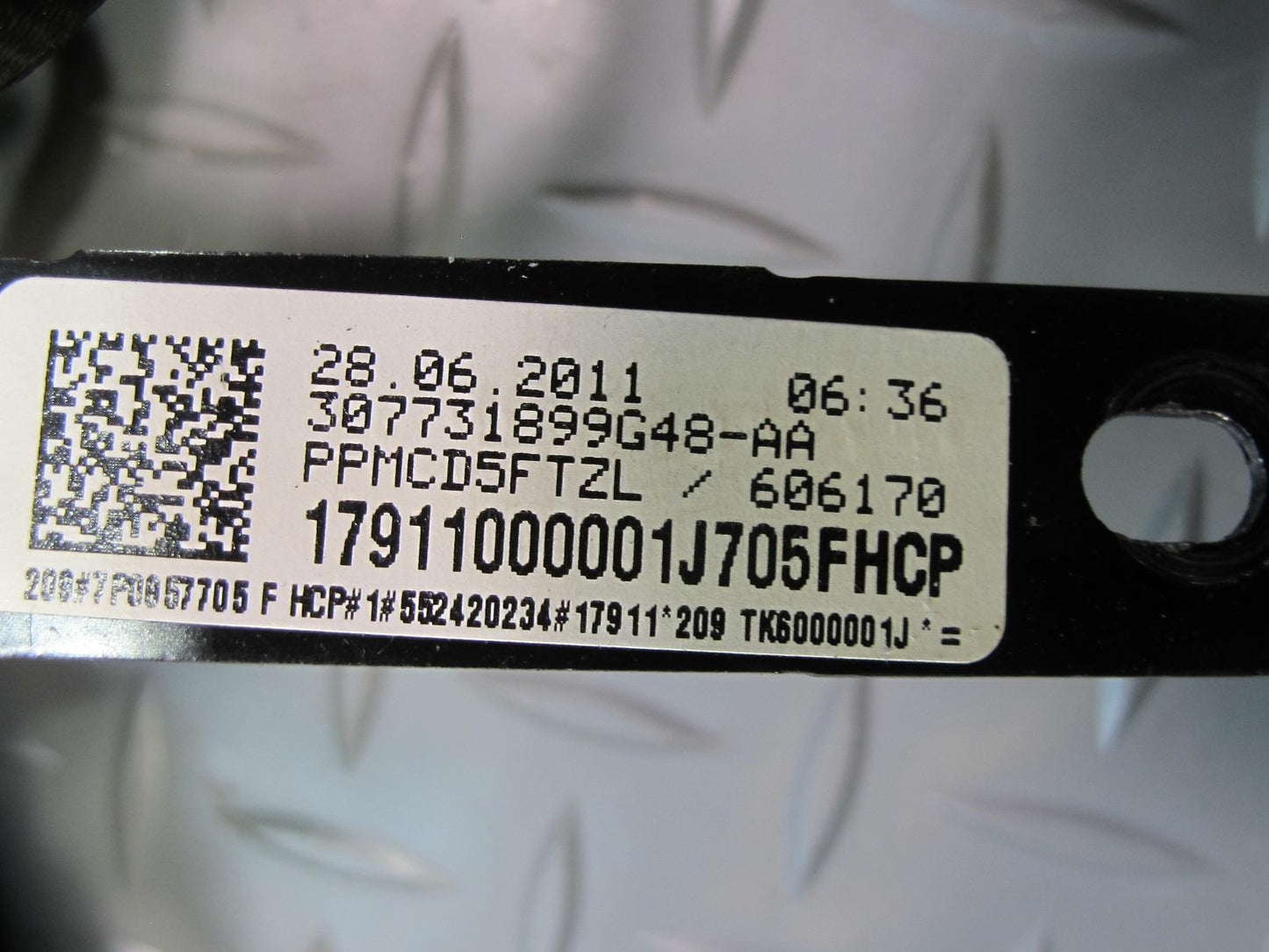 11-18 PORSCHE CAYENNE FRONT LEFT DRIVER SIDE SEATBELT RETRACTOR OEM