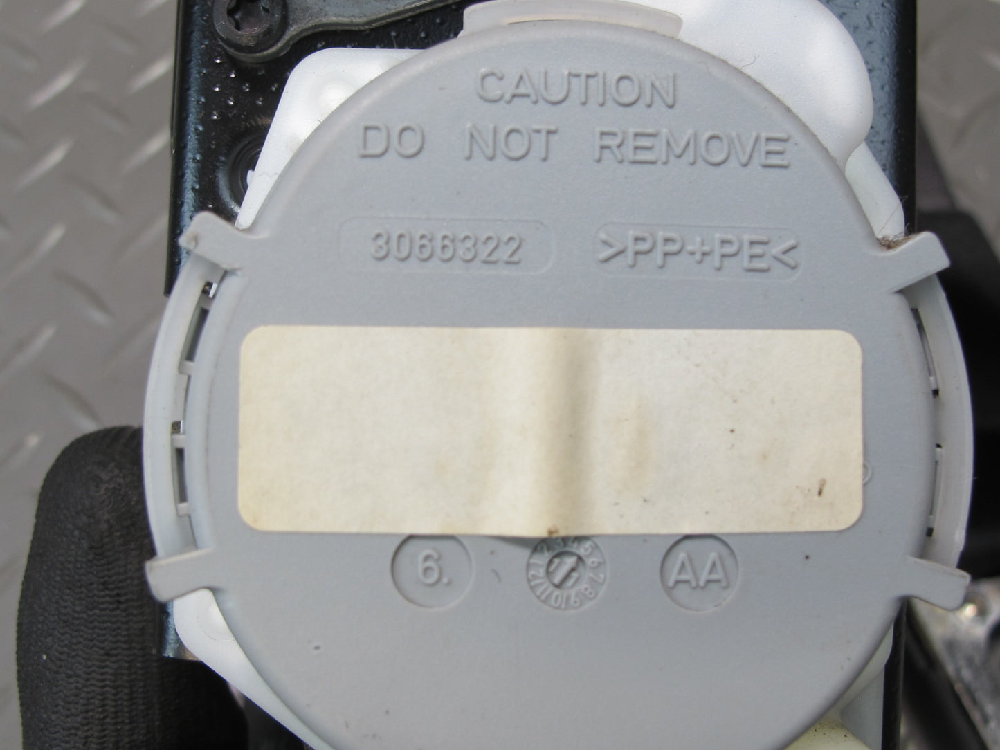 11-18 PORSCHE CAYENNE FRONT LEFT DRIVER SIDE SEATBELT RETRACTOR OEM