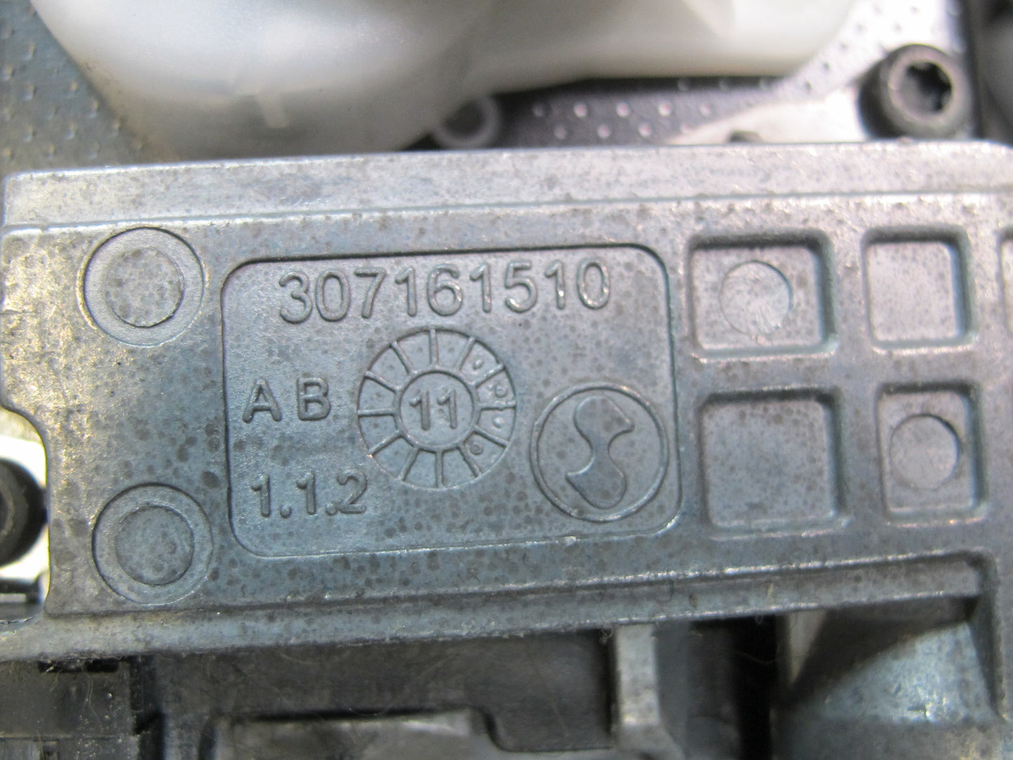 11-18 PORSCHE CAYENNE FRONT LEFT DRIVER SIDE SEATBELT RETRACTOR OEM