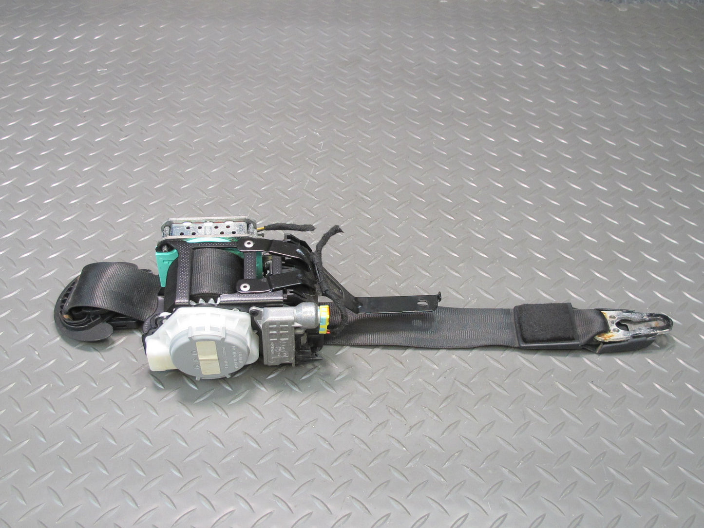 11-18 PORSCHE CAYENNE FRONT LEFT DRIVER SIDE SEATBELT RETRACTOR OEM