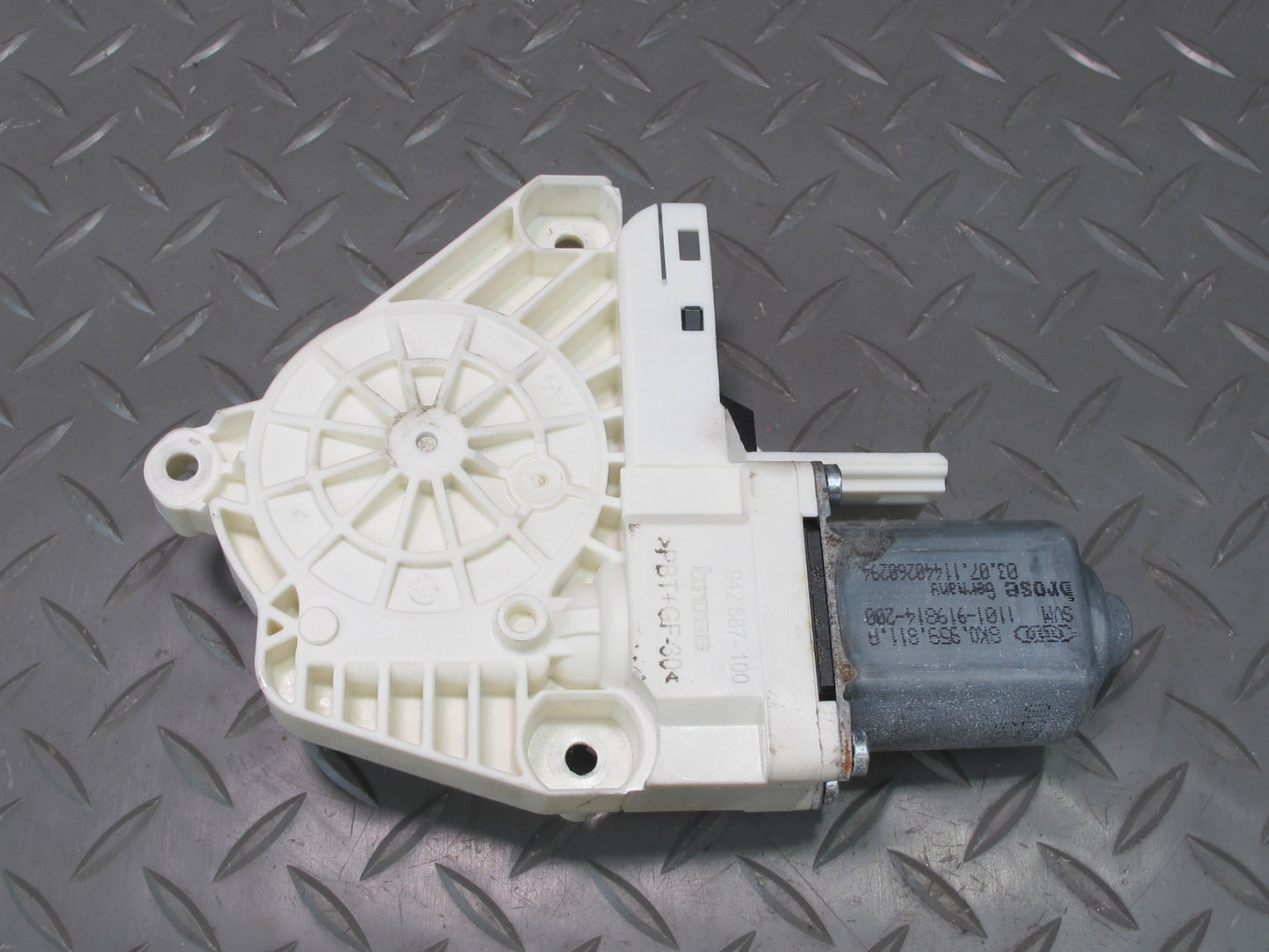 2011-2018 Porsche Cayenne 958 Rear Right Pass Side Window Regulator Motor