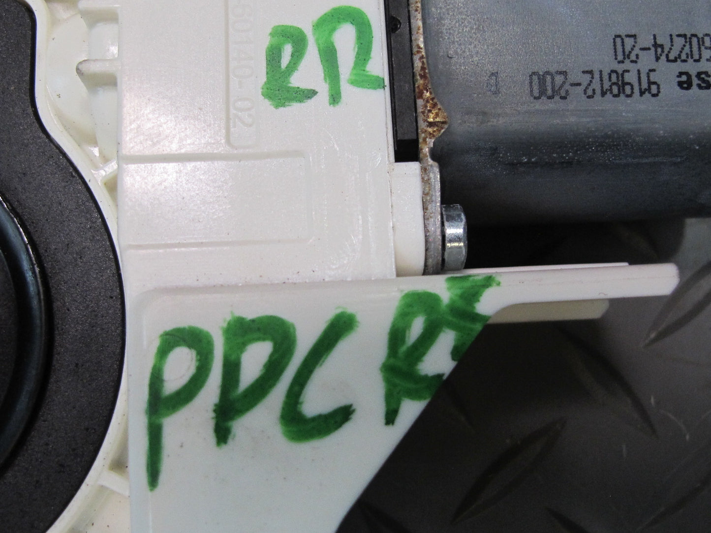 2011-2018 Porsche Cayenne 958 Rear Right Pass Side Window Regulator Motor