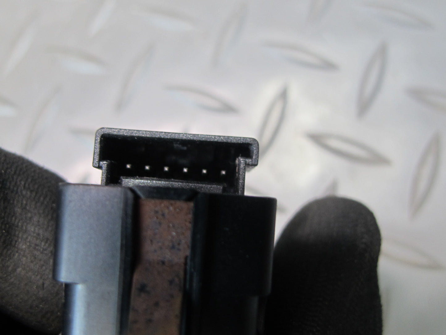 2011-2018 Porsche Cayenne 958 Tailgate Liftgate Back Door Release Switch Button