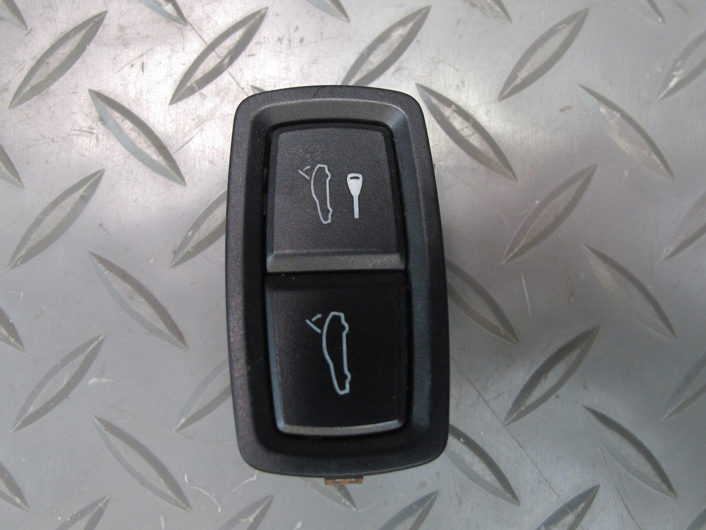 2011-2018 Porsche Cayenne 958 Tailgate Liftgate Back Door Release Switch Button