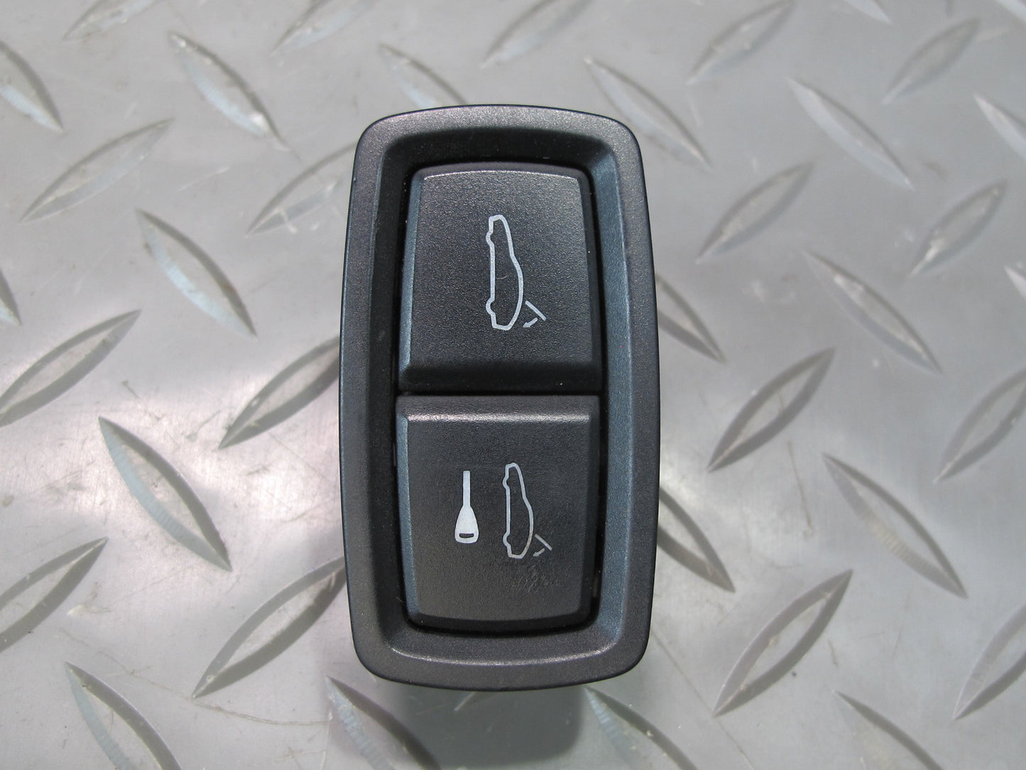 2011-2018 Porsche Cayenne 958 Tailgate Liftgate Back Door Release Switch Button