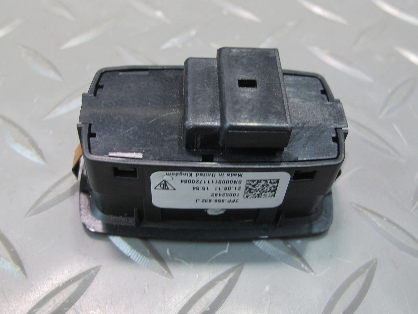 2011-2018 Porsche Cayenne 958 Tailgate Liftgate Back Door Release Switch Button