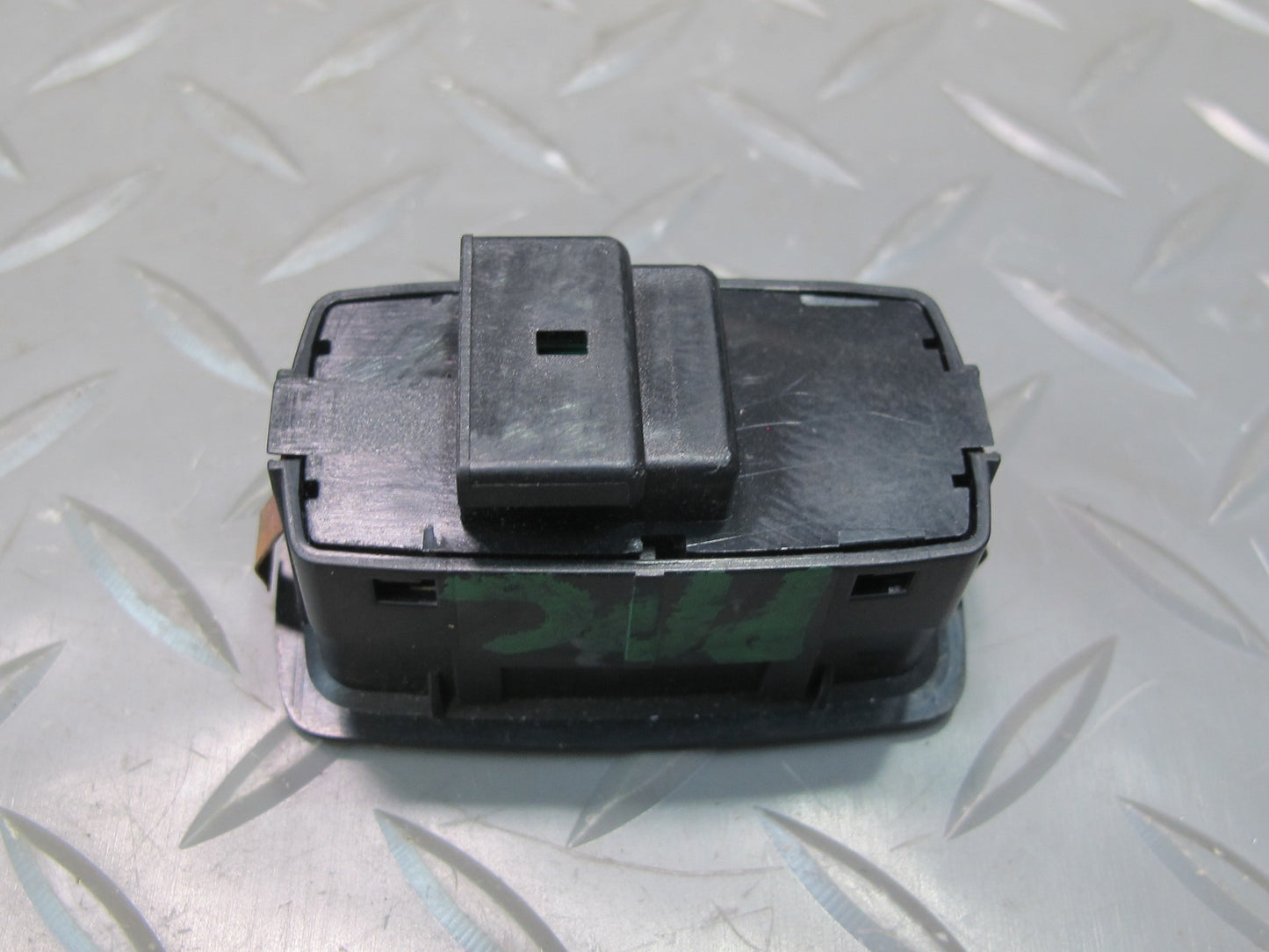 2011-2018 Porsche Cayenne 958 Tailgate Liftgate Back Door Release Switch Button