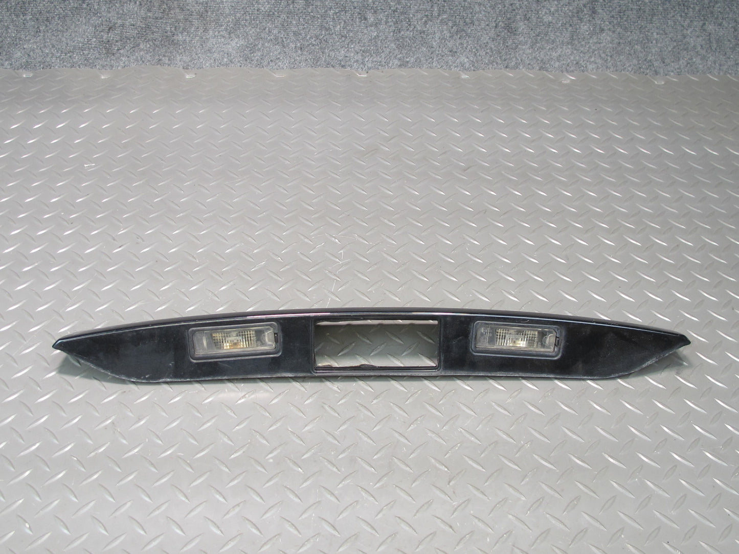 2011-2018 Porsche Cayenne 958 Rear Tailgate Trunk Lid License Light Handle Cover