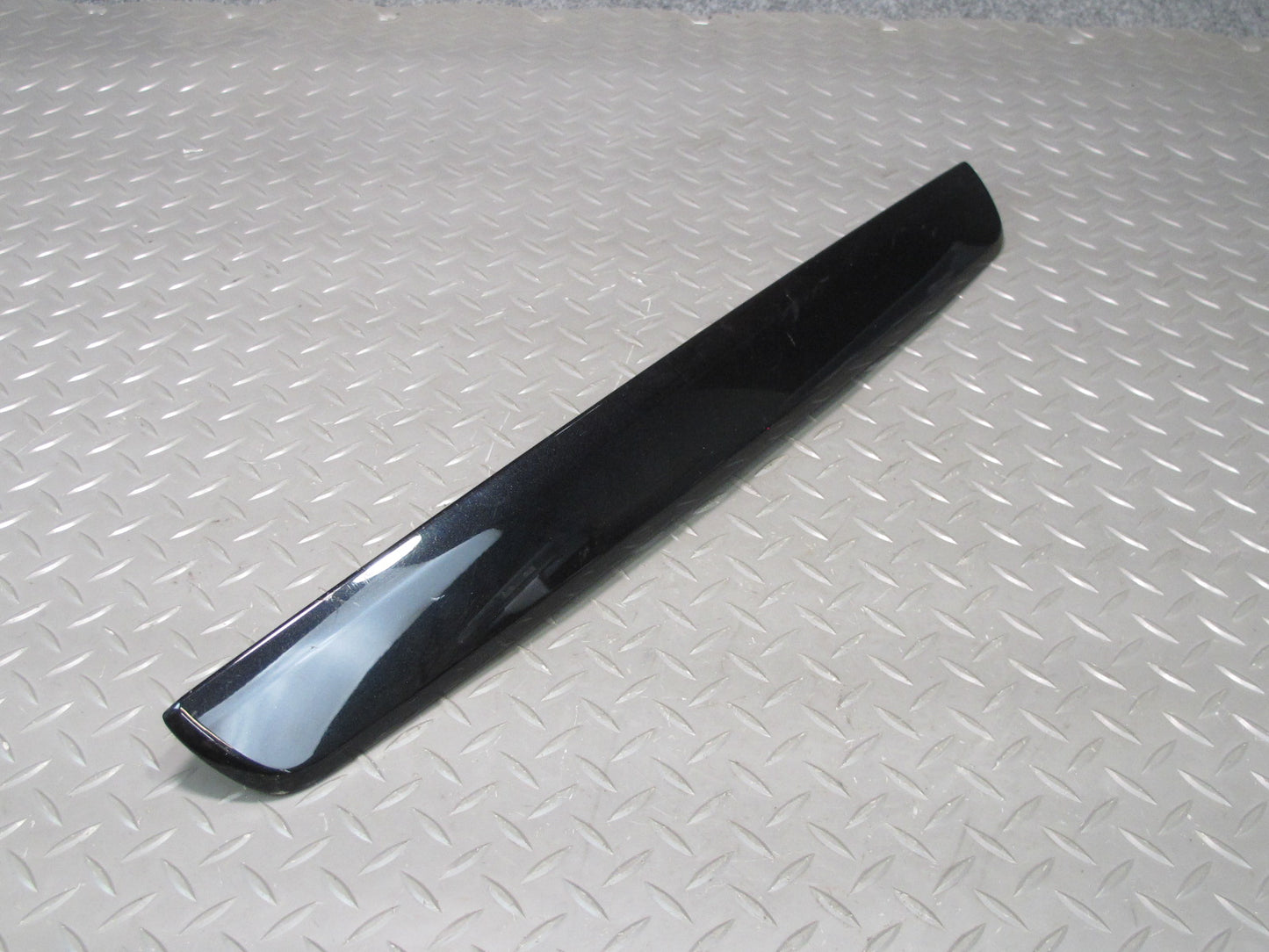 2011-2018 Porsche Cayenne 958 Rear Tailgate Trunk Lid License Light Handle Cover