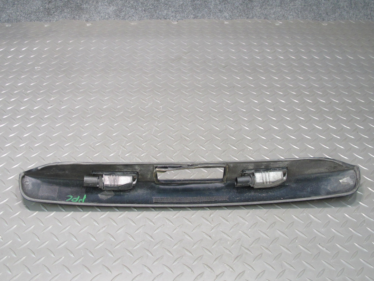 2011-2018 Porsche Cayenne 958 Rear Tailgate Trunk Lid License Light Handle Cover