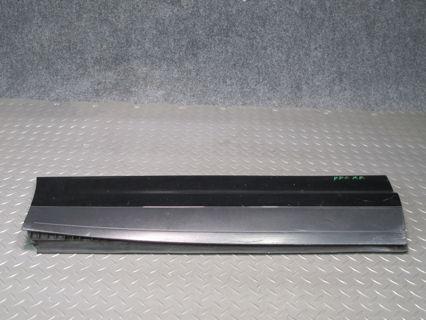 2011-2018 Porsche Cayenne 958 Rear Right Pass Side Lower Door Molding Blade