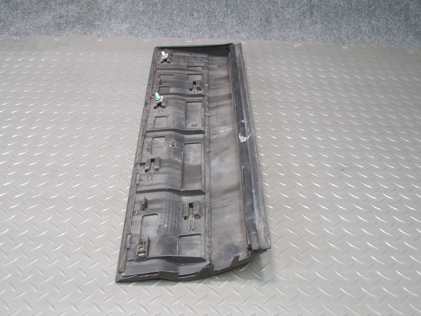 2011-2018 Porsche Cayenne 958 Rear Right Pass Side Lower Door Molding Blade