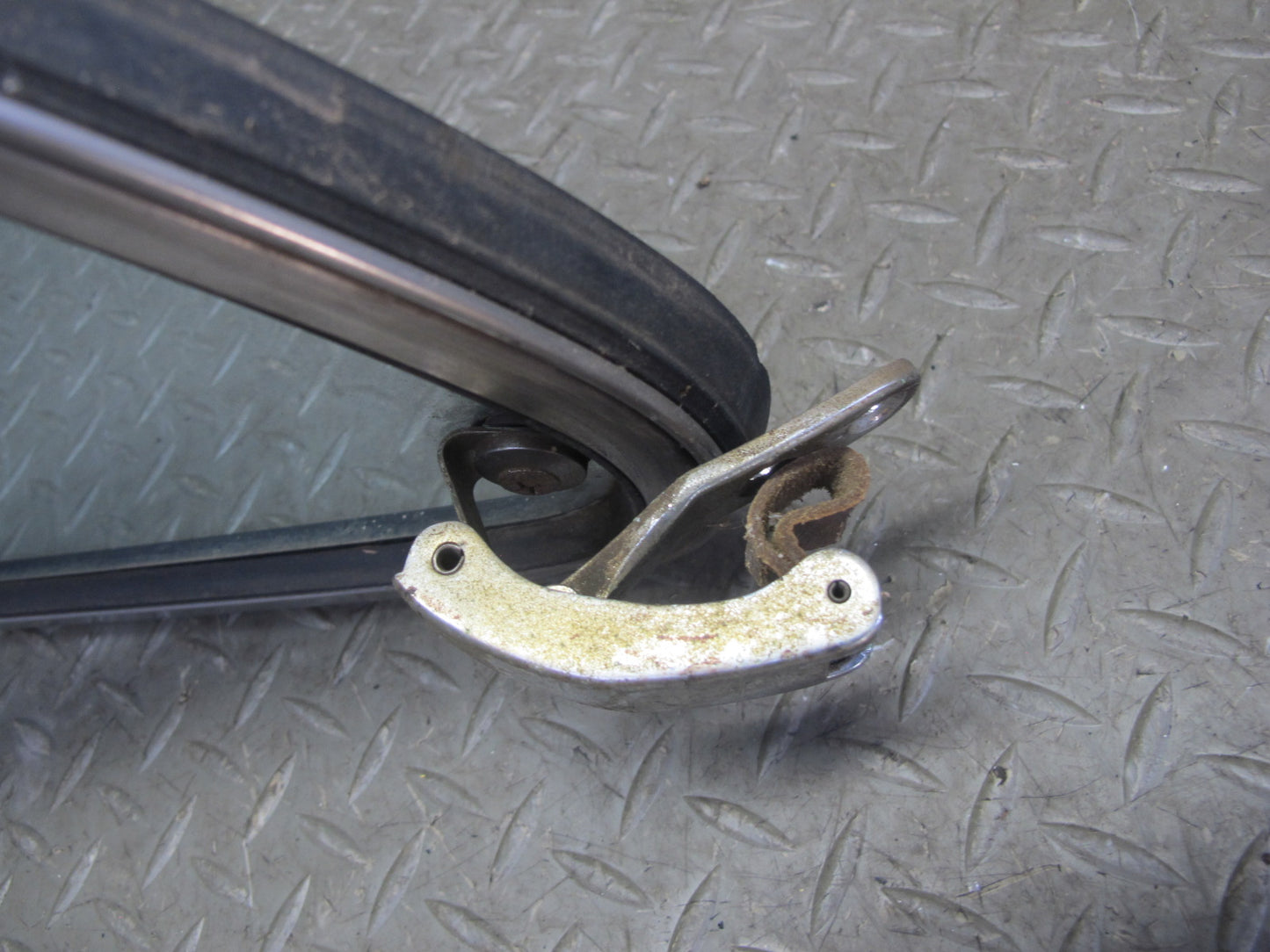 75-78 Datsun S30 280Z Rear Right Quarter Glass Window OEM