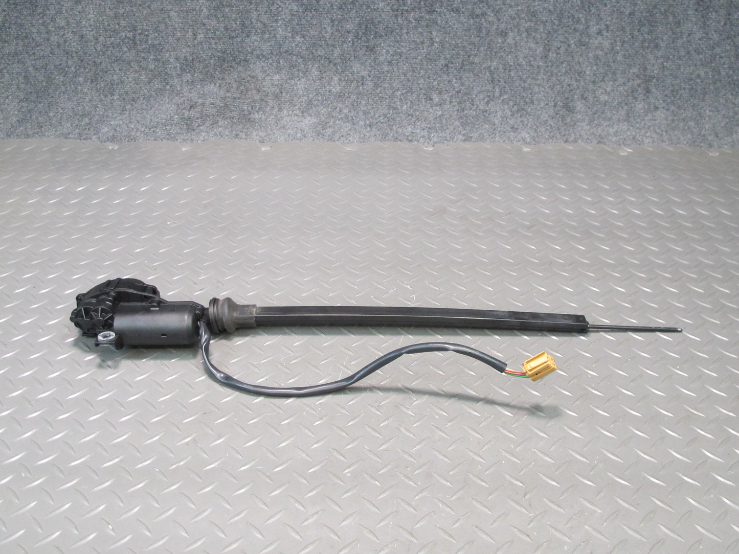 2011-2018 Porsche Cayenne 958 Rear Right Side Door Window Sun Shade Motor