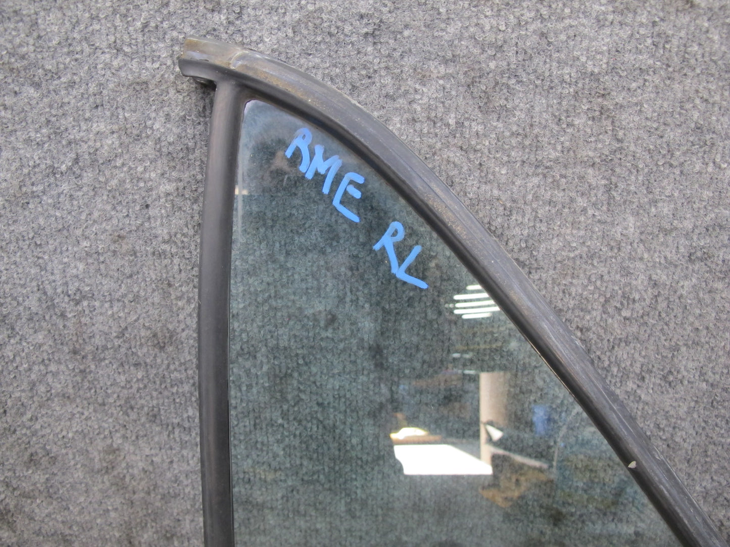 77-85 Mercedes W123 300D Sedan Rear Left Door Vent Glass Window OEM