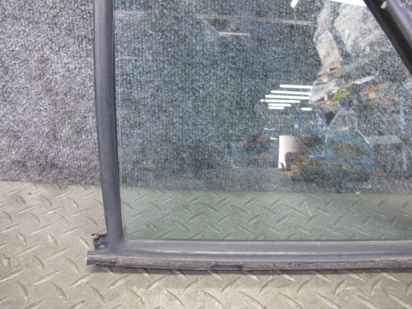 77-85 Mercedes W123 300D Sedan Rear Left Door Vent Glass Window OEM