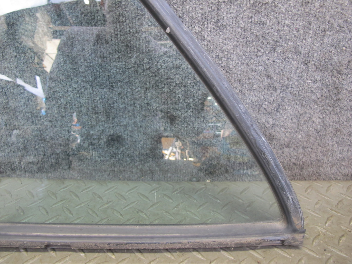 77-85 Mercedes W123 300D Sedan Rear Left Door Vent Glass Window OEM