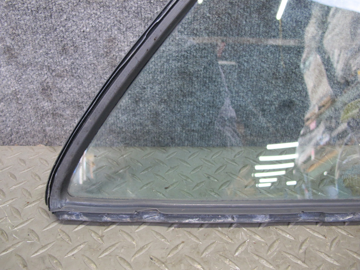 77-85 Mercedes W123 300D Sedan Rear Left Door Vent Glass Window OEM