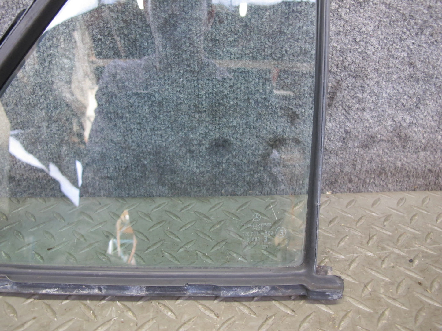 77-85 Mercedes W123 300D Sedan Rear Left Door Vent Glass Window OEM