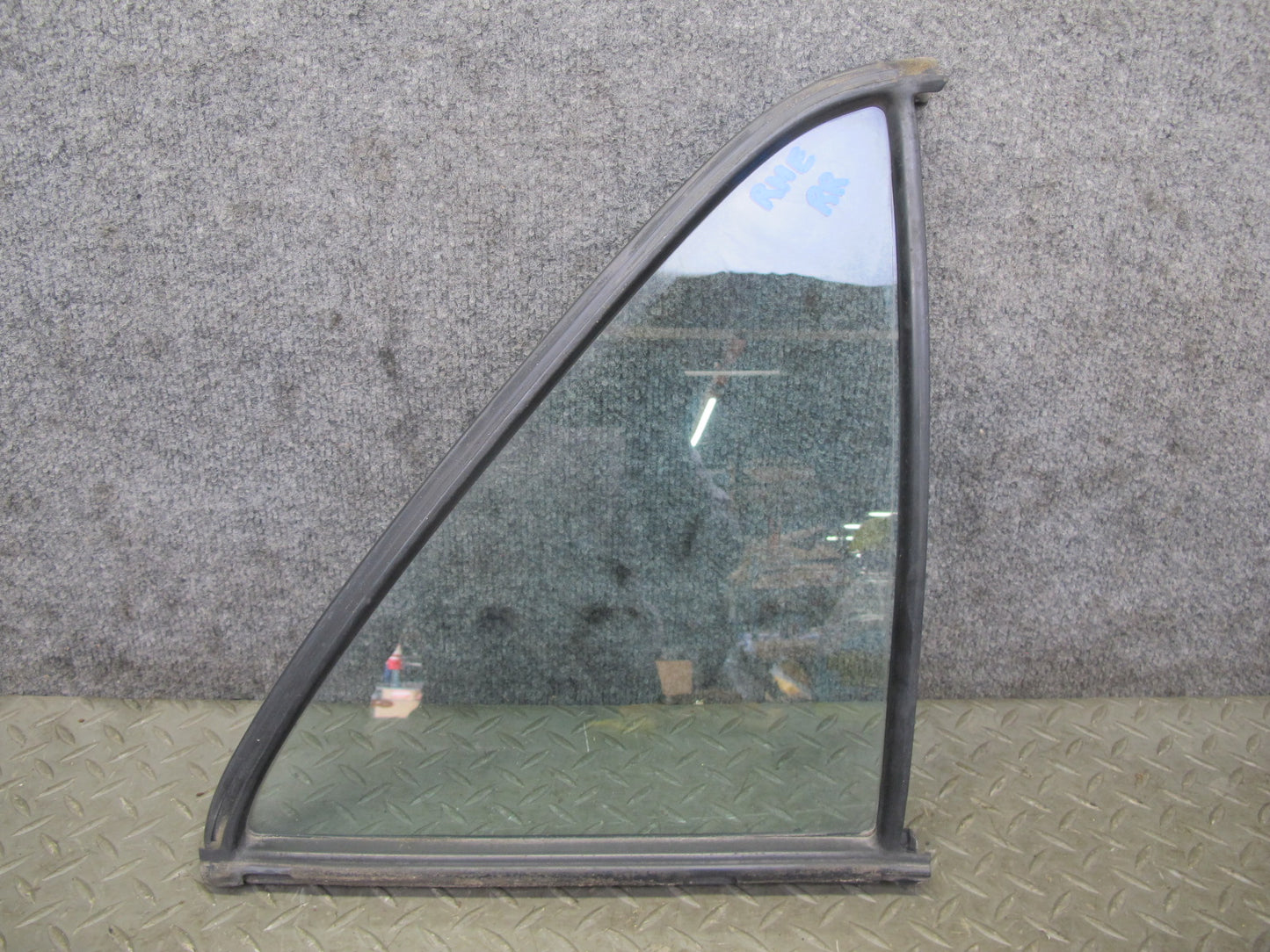 77-85 Mercedes W123 300D Sedan Rear Right Door Vent Glass Window OEM