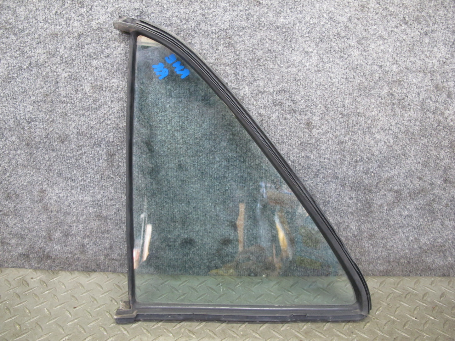 77-85 Mercedes W123 300D Sedan Rear Right Door Vent Glass Window OEM