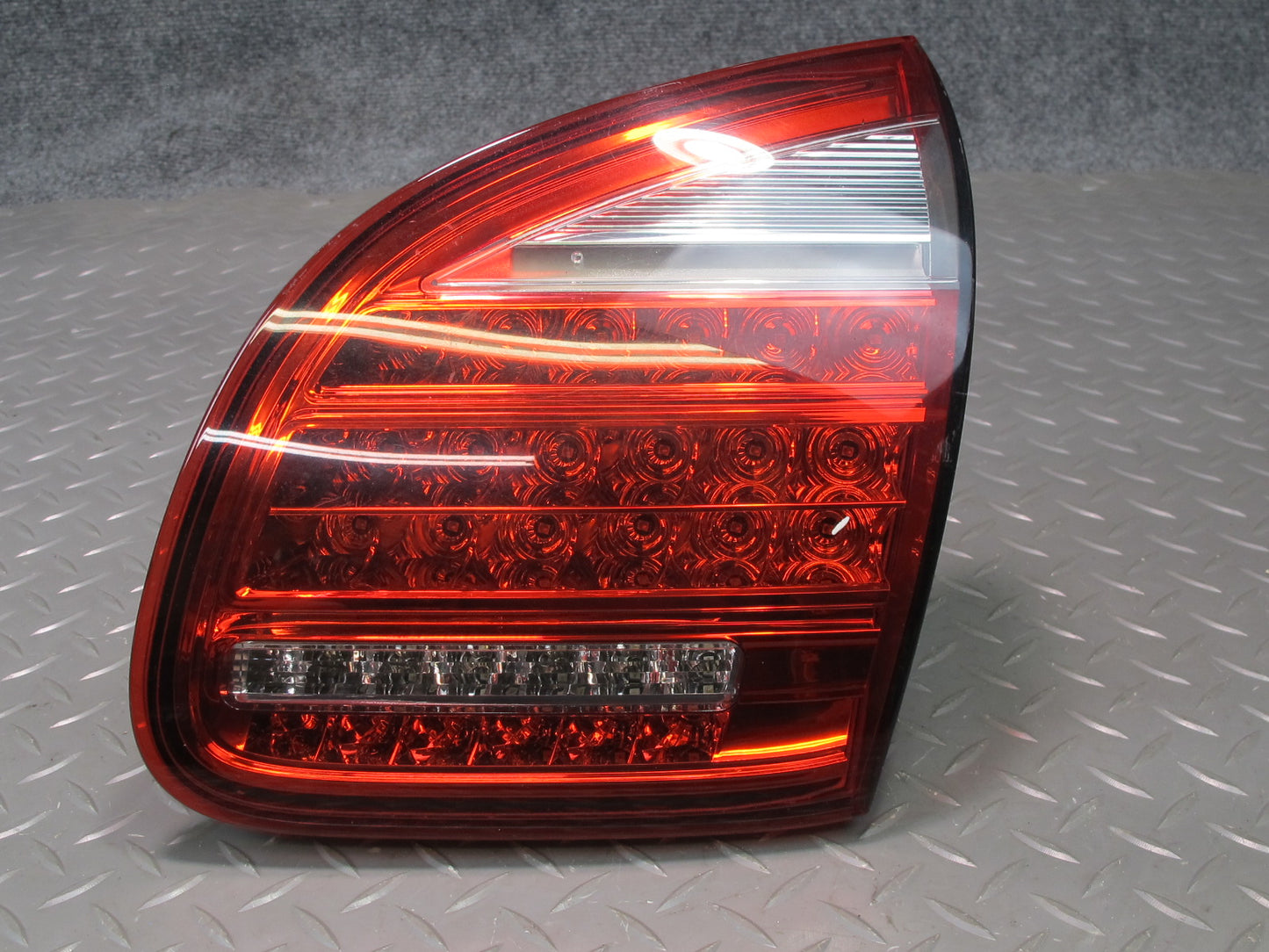 2011-2014 Porsche Cayenne 958 Rear Right Passenger Side Inner Tail Light Lamp