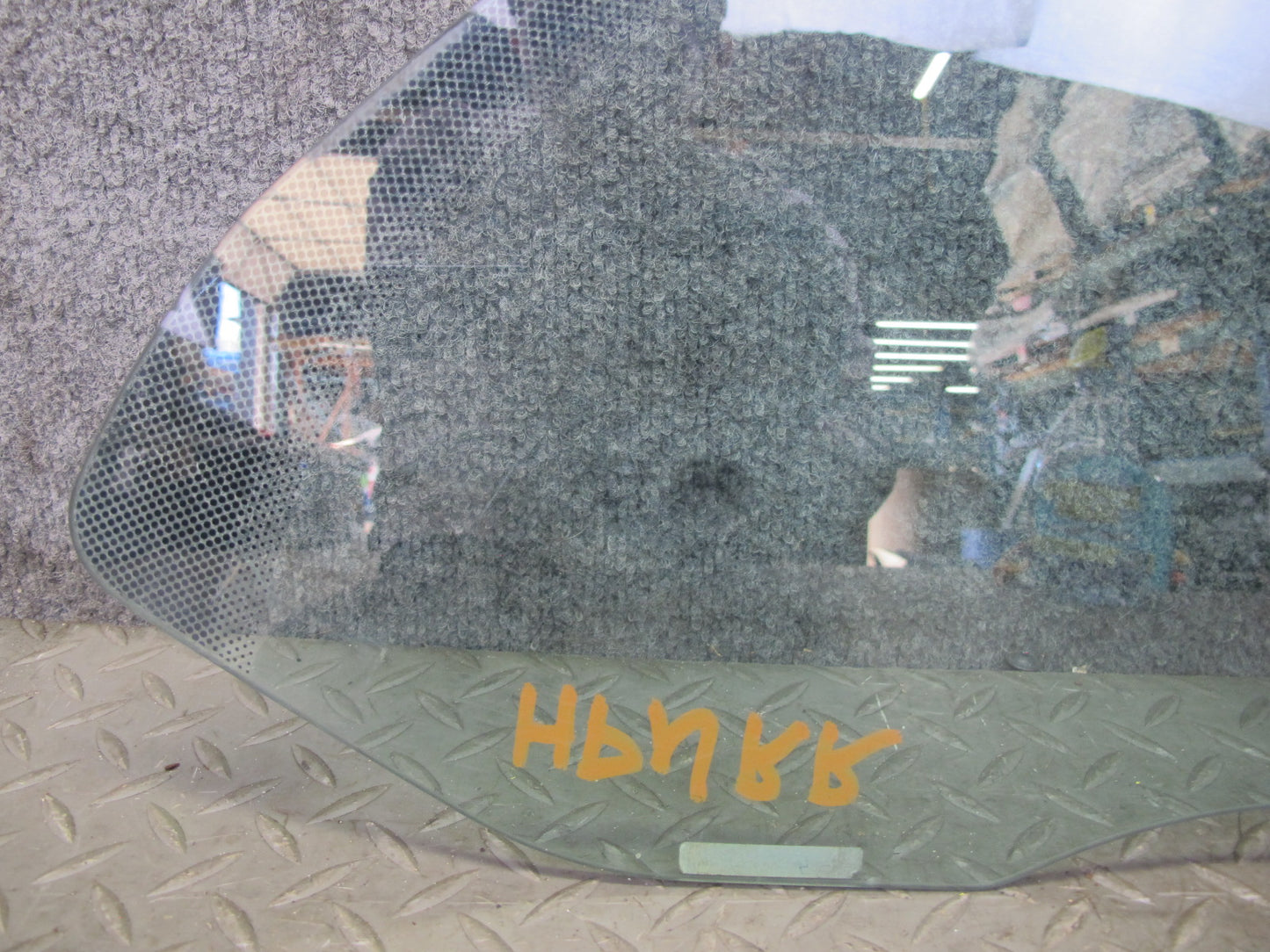 1999-2005 Porsche 911 Carrera 996 Convertible Rear Right Quarter Glass Window