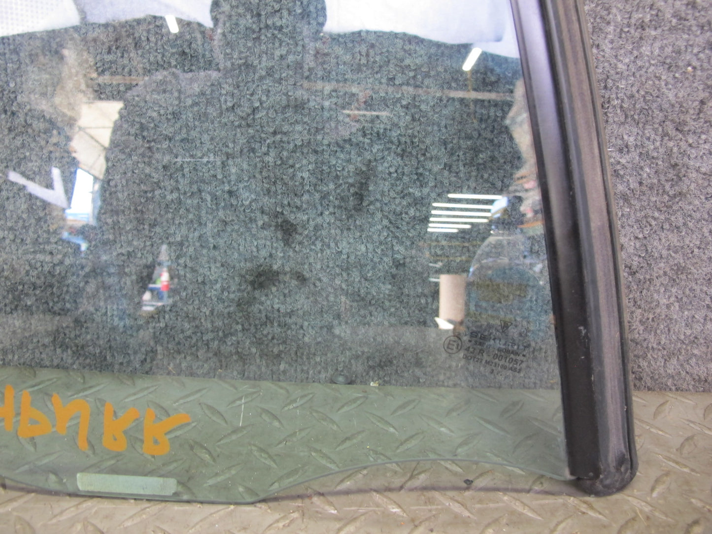 1999-2005 Porsche 911 Carrera 996 Convertible Rear Right Quarter Glass Window