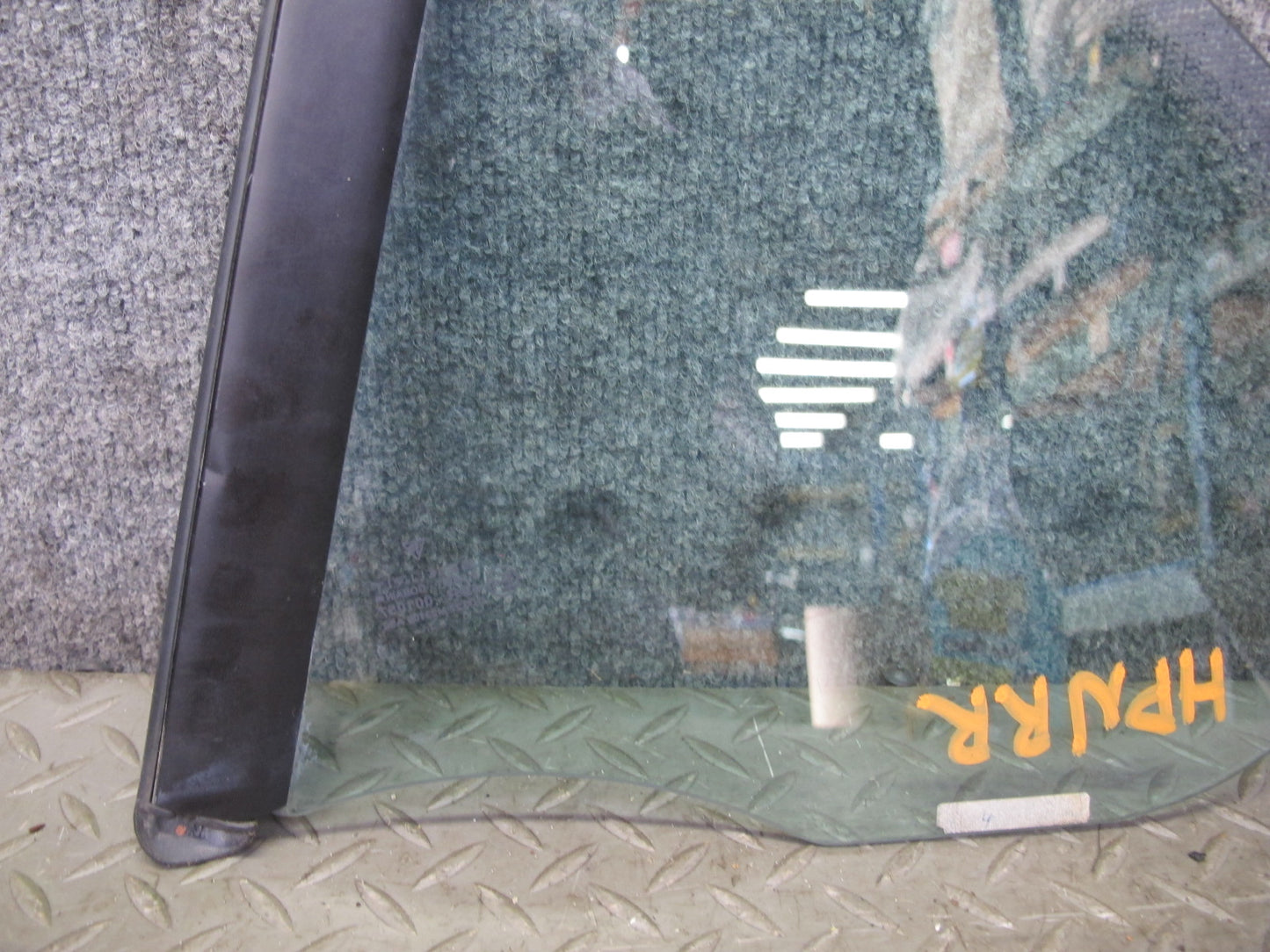 1999-2005 Porsche 911 Carrera 996 Convertible Rear Right Quarter Glass Window