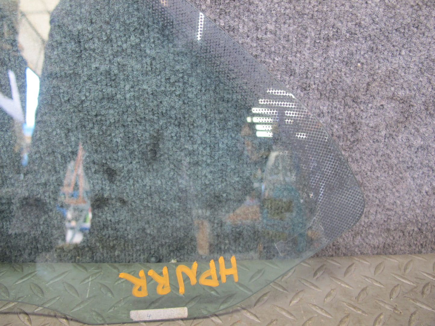 1999-2005 Porsche 911 Carrera 996 Convertible Rear Right Quarter Glass Window