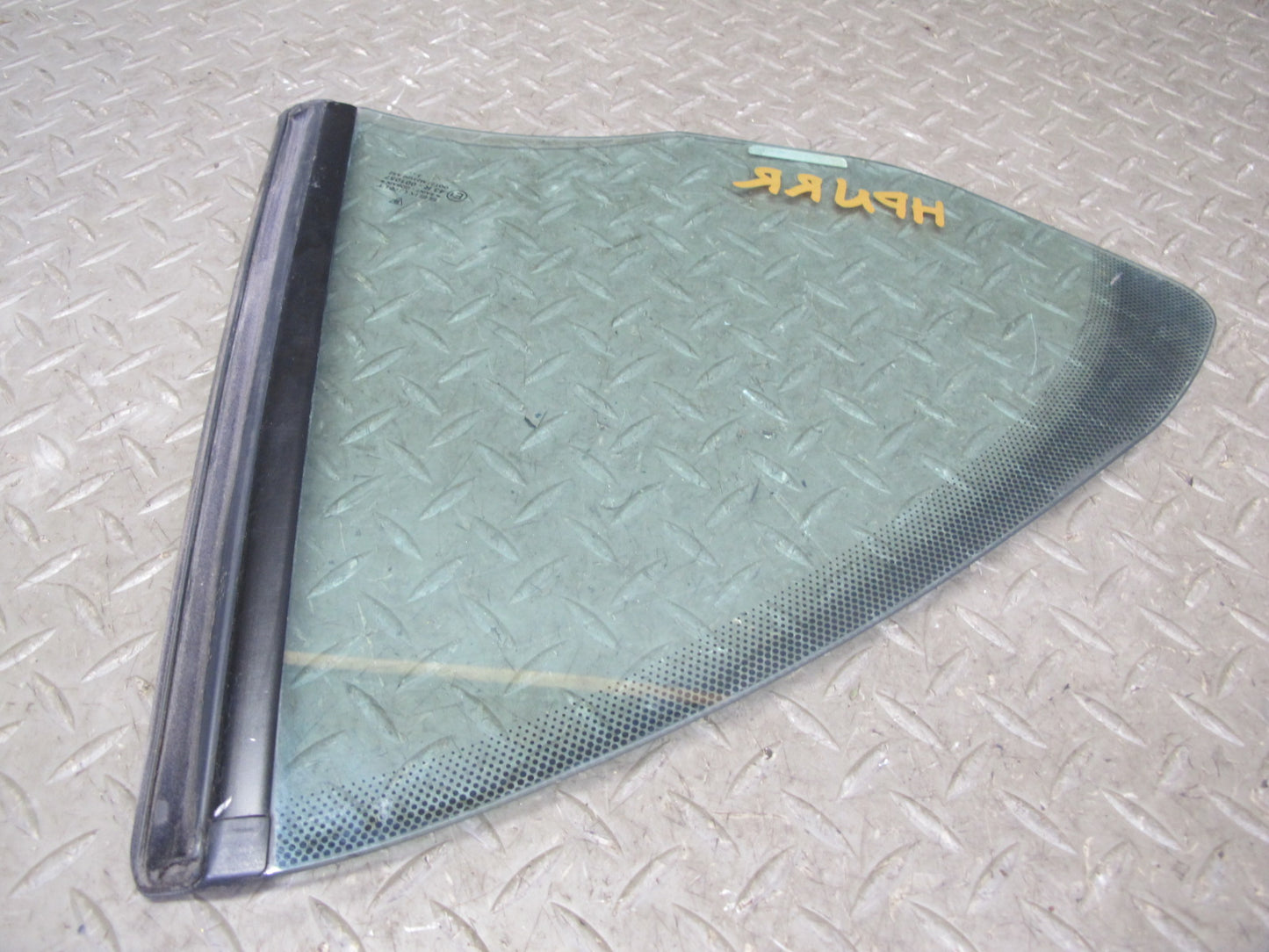 1999-2005 Porsche 911 Carrera 996 Convertible Rear Right Quarter Glass Window