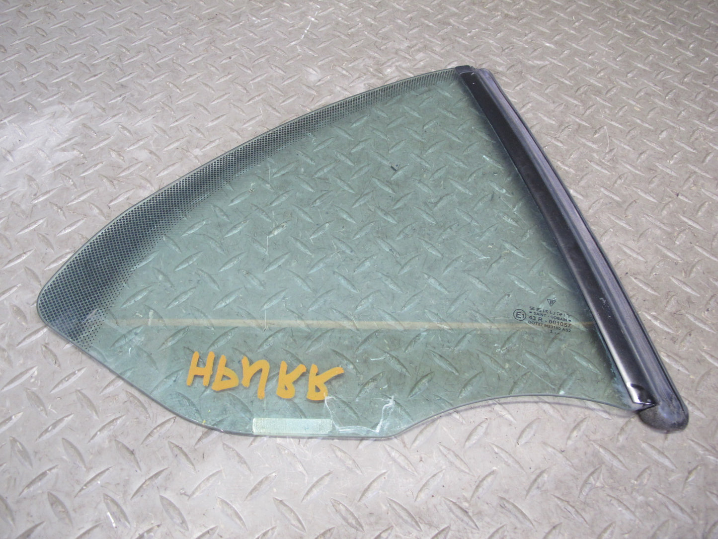 1999-2005 Porsche 911 Carrera 996 Convertible Rear Right Quarter Glass Window