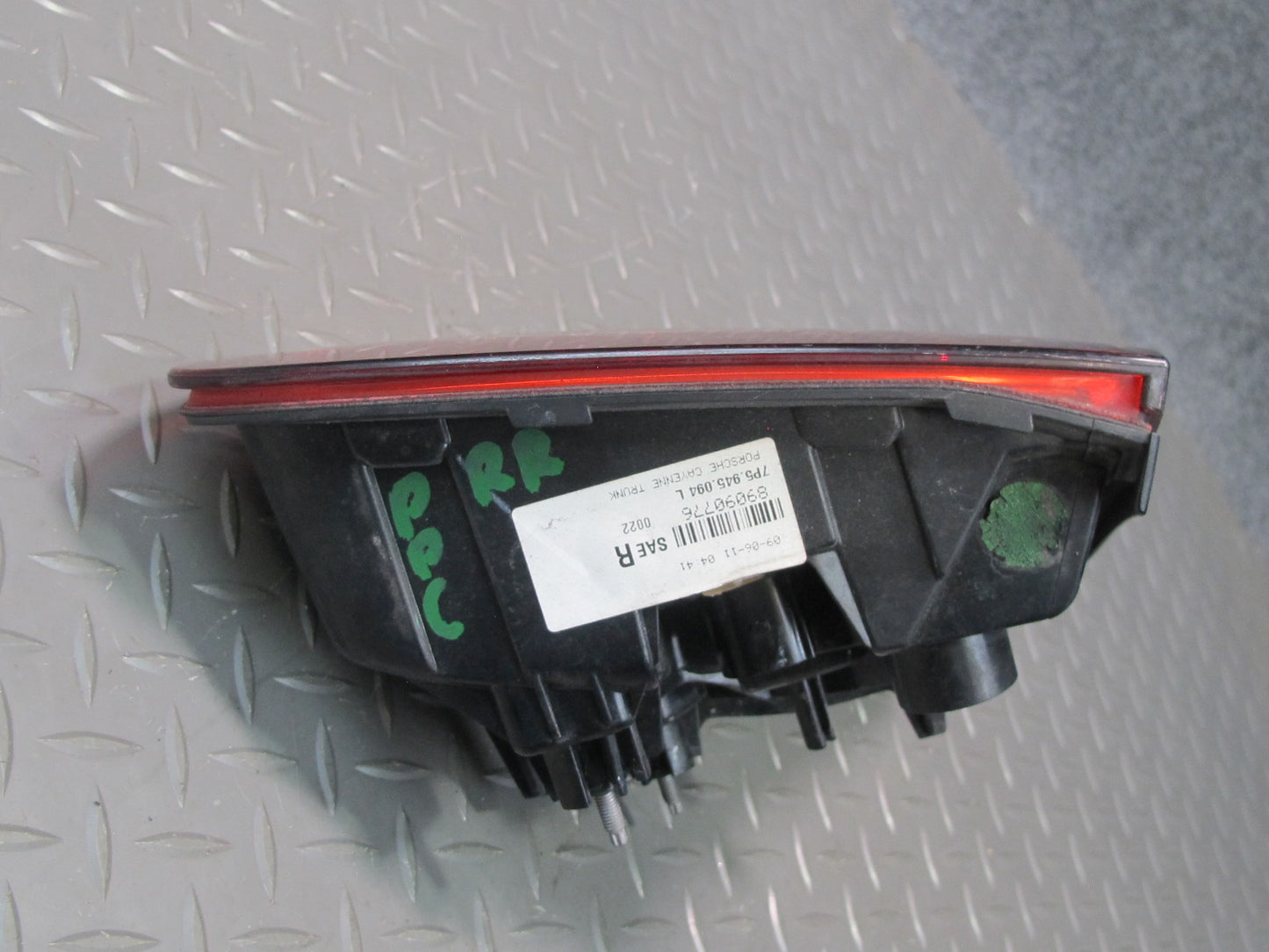 2011-2014 Porsche Cayenne 958 Rear Right Passenger Side Inner Tail Light Lamp