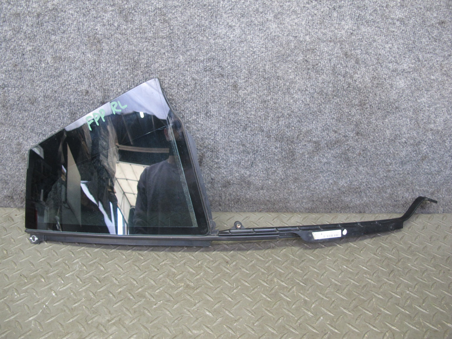 17-23 Porsche Panamera 971 Rear Left Door Fixed Glass Window 971845025A