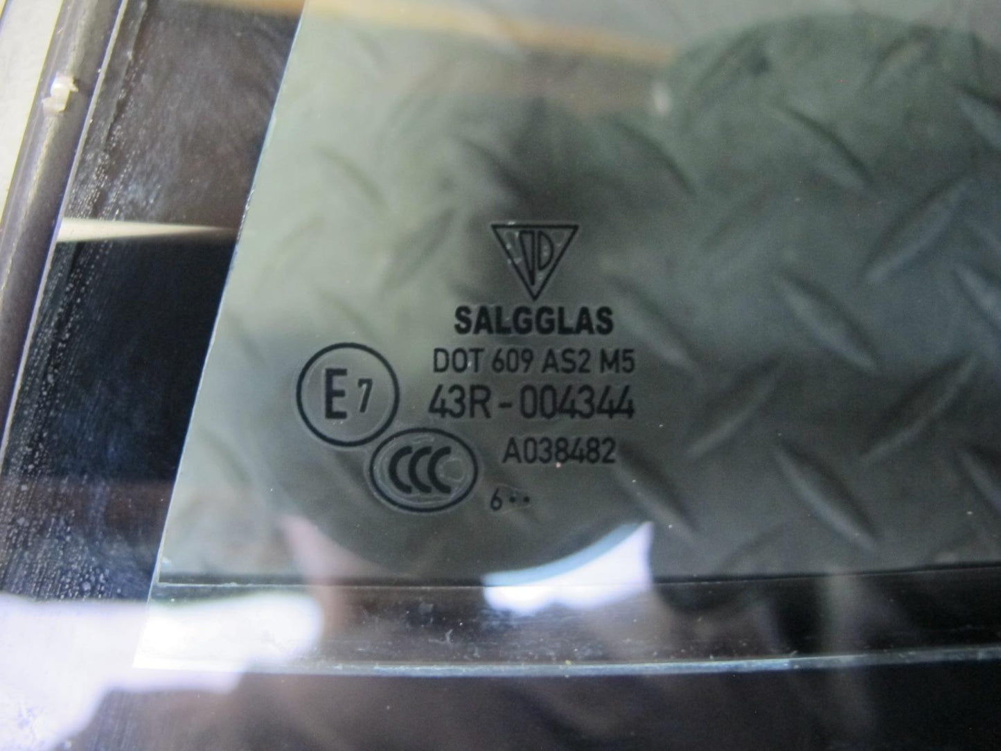 17-23 Porsche Panamera 971 Rear Left Door Fixed Glass Window 971845025A