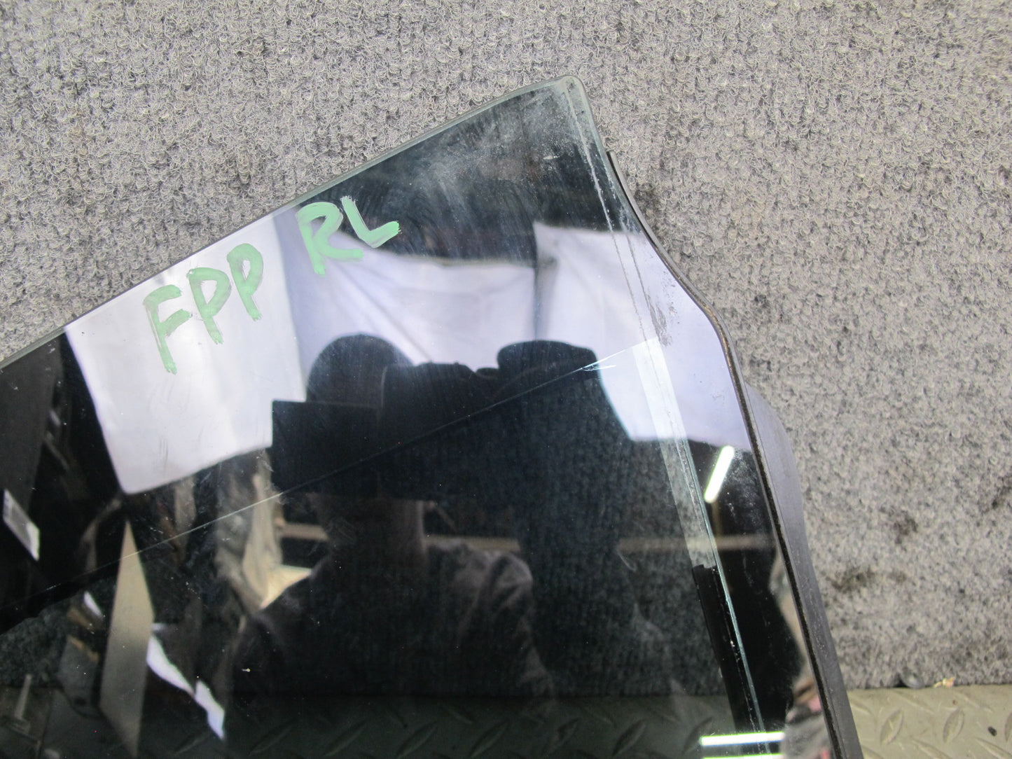 17-23 Porsche Panamera 971 Rear Left Door Fixed Glass Window 971845025A