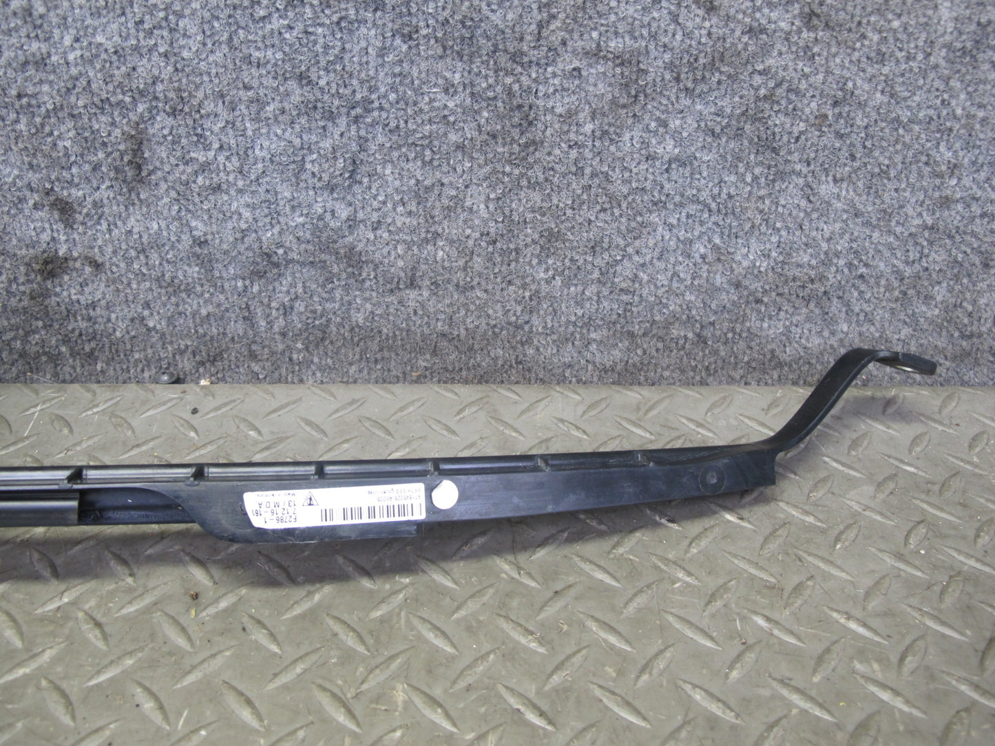 17-23 Porsche Panamera 971 Rear Left Door Fixed Glass Window 971845025A