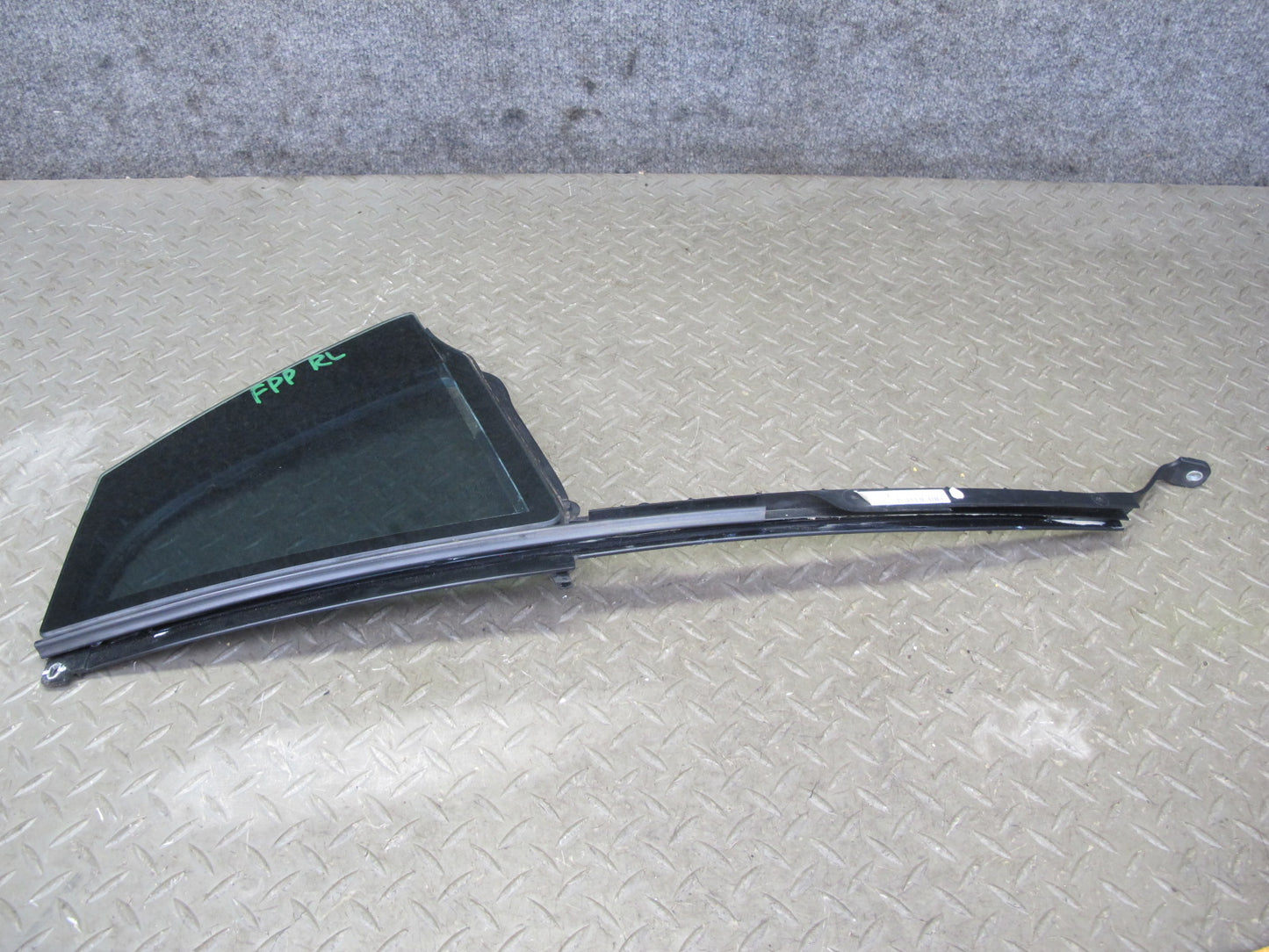 17-23 Porsche Panamera 971 Rear Left Door Fixed Glass Window 971845025A