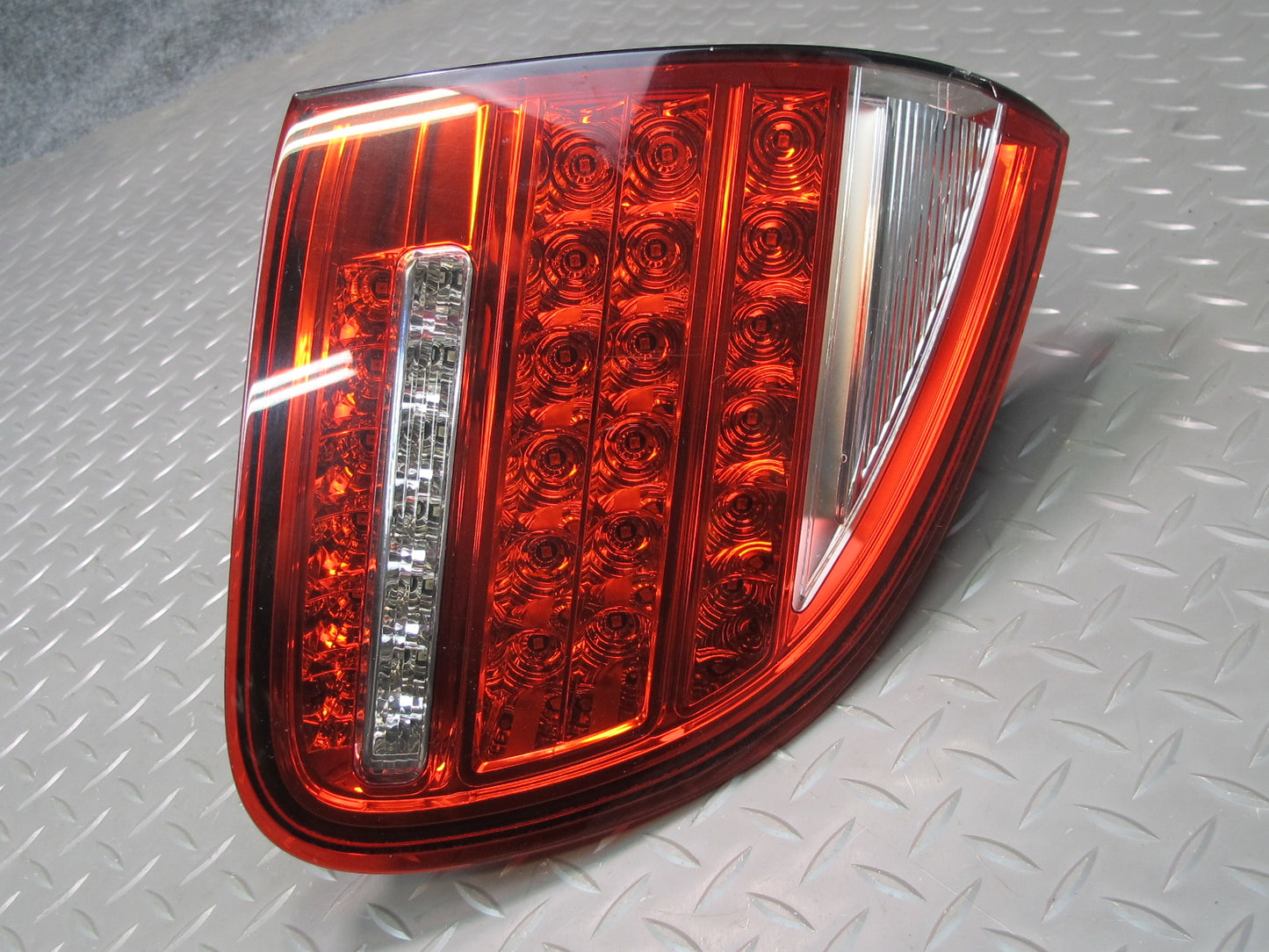 2011-2014 Porsche Cayenne 958 Rear Left Driver Side Inner Tail Light Lamp