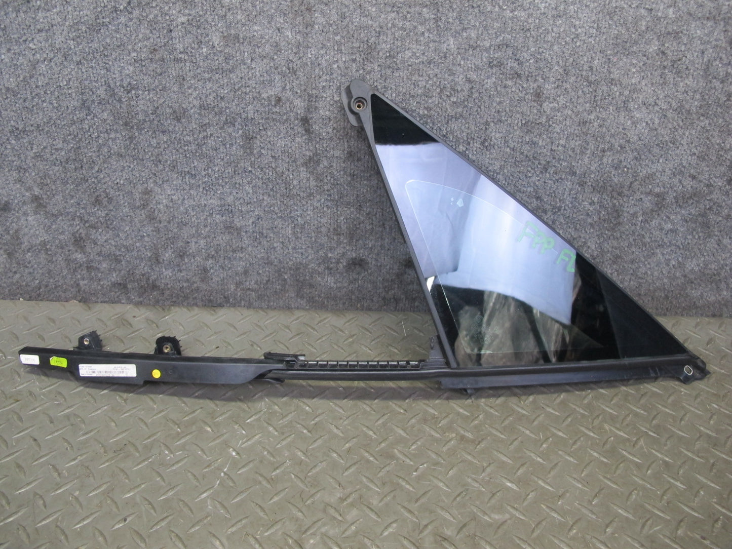 17-23 Porsche Panamera 971 Front Left Door Fixed Glass Window 971845113B