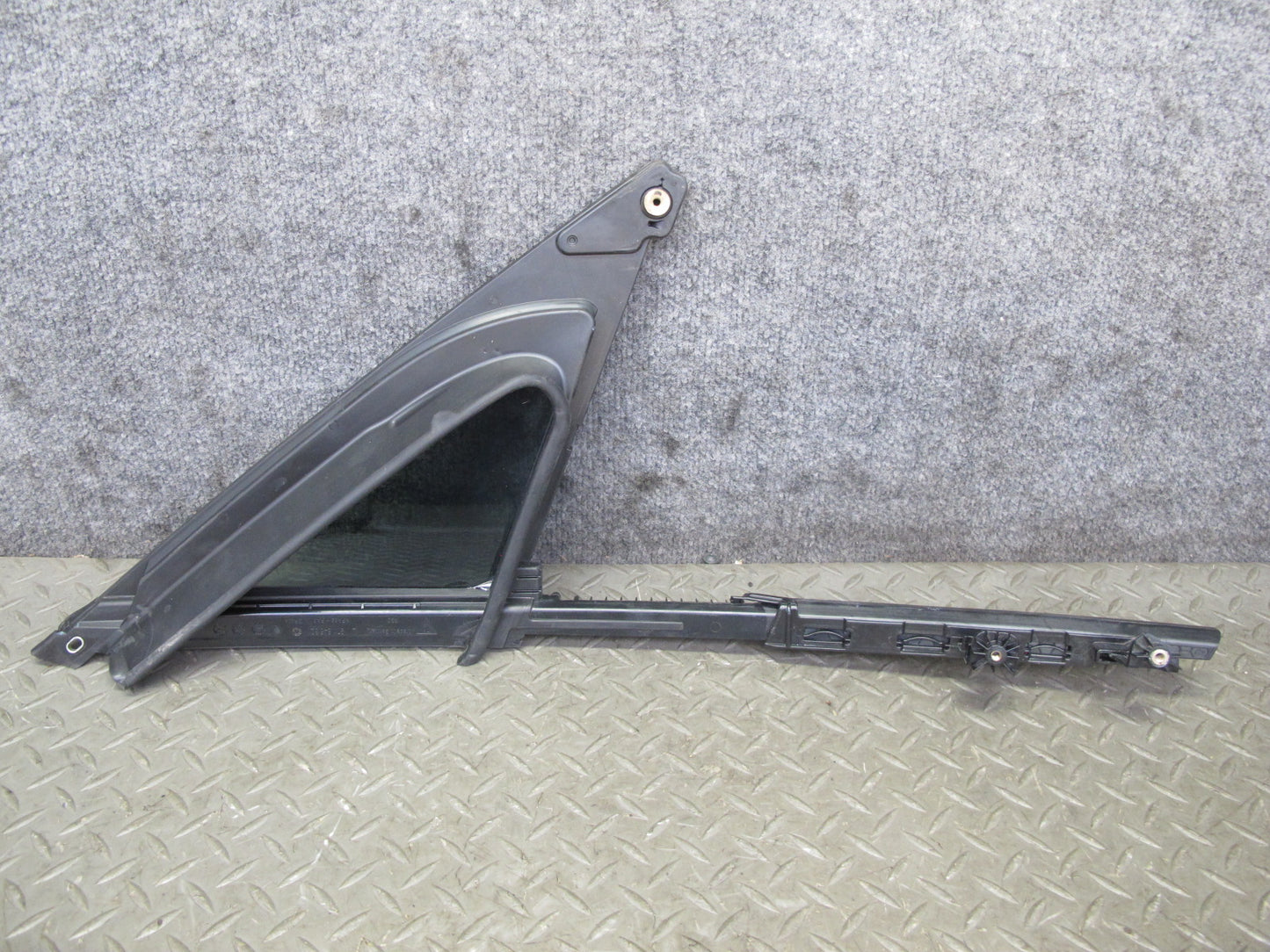 17-23 Porsche Panamera 971 Front Left Door Fixed Glass Window 971845113B