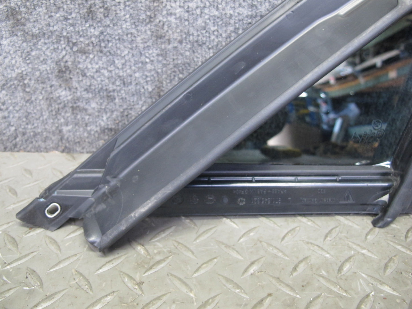 17-23 Porsche Panamera 971 Front Left Door Fixed Glass Window 971845113B