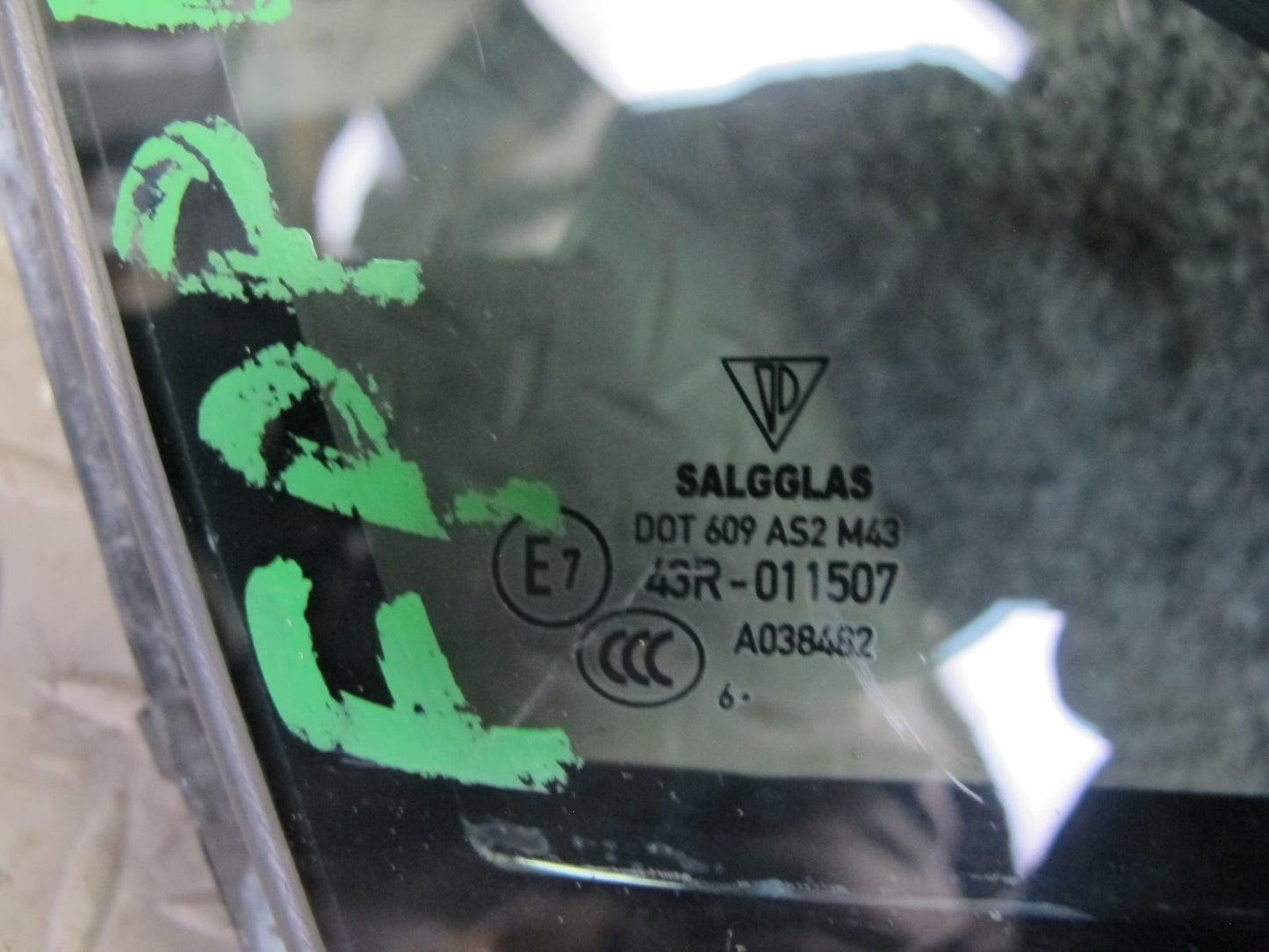 17-23 Porsche Panamera 971 Front Right Door Fixed Glass Window 971845114B