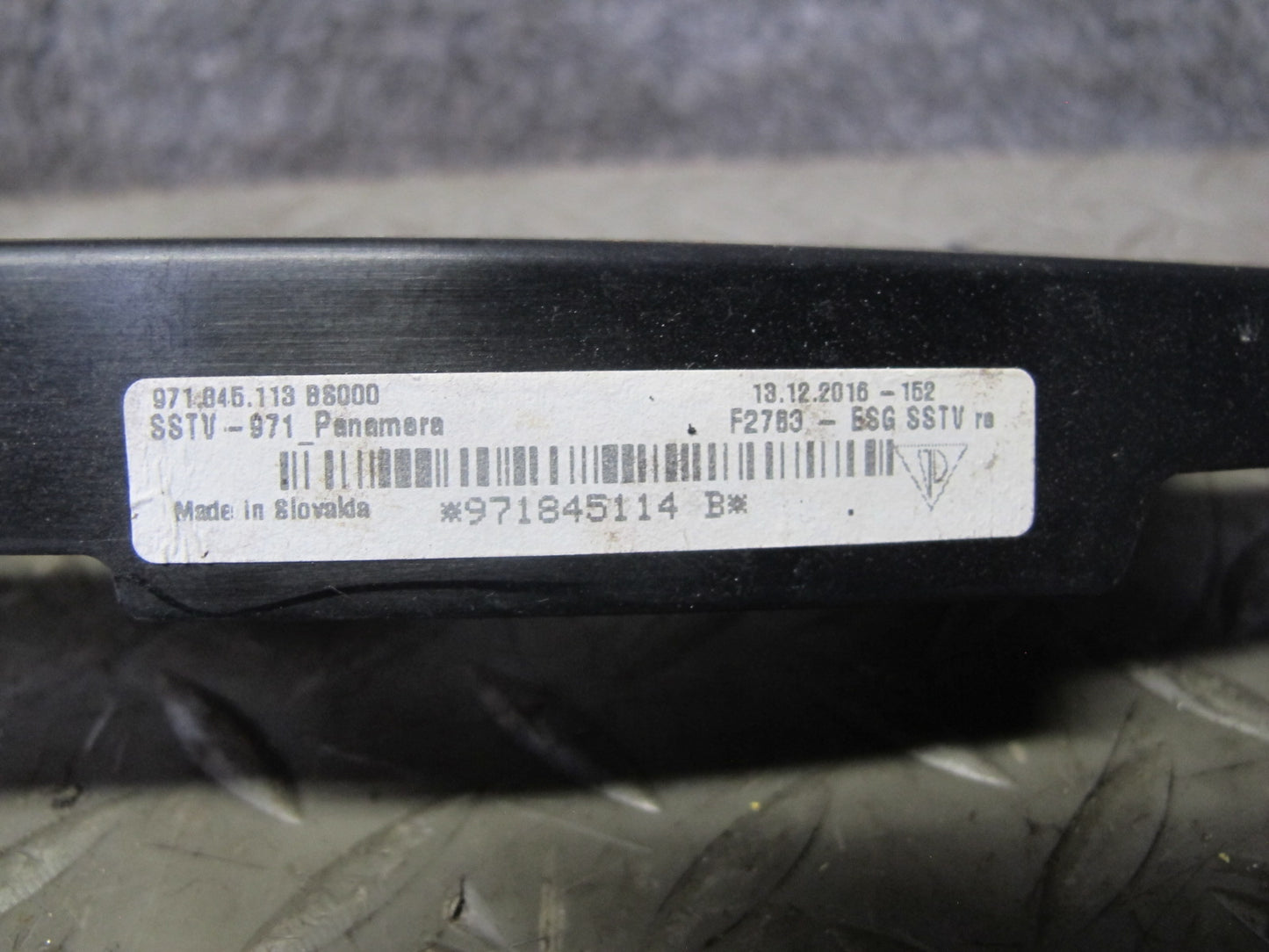 17-23 Porsche Panamera 971 Front Right Door Fixed Glass Window 971845114B