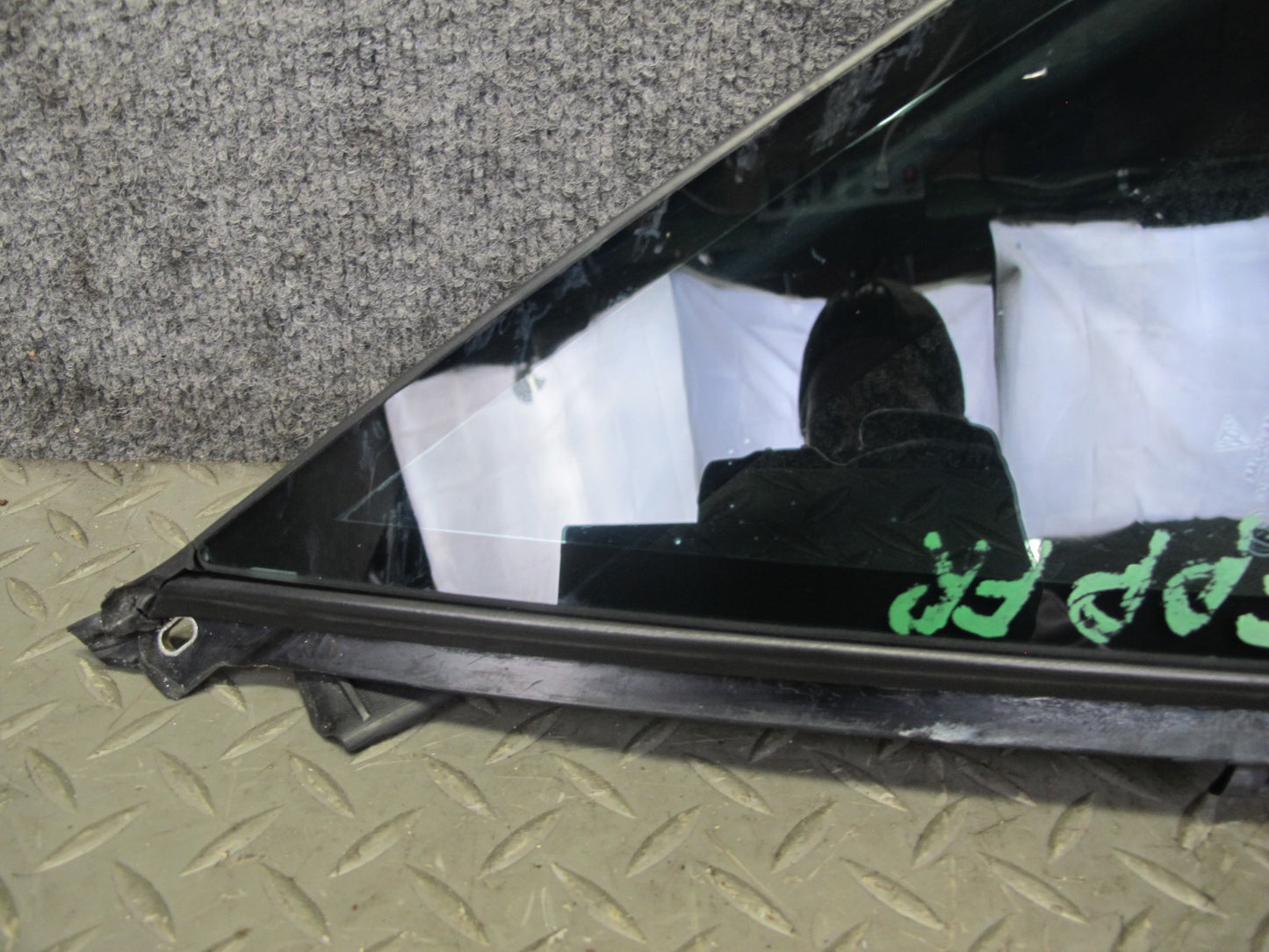 17-23 Porsche Panamera 971 Front Right Door Fixed Glass Window 971845114B