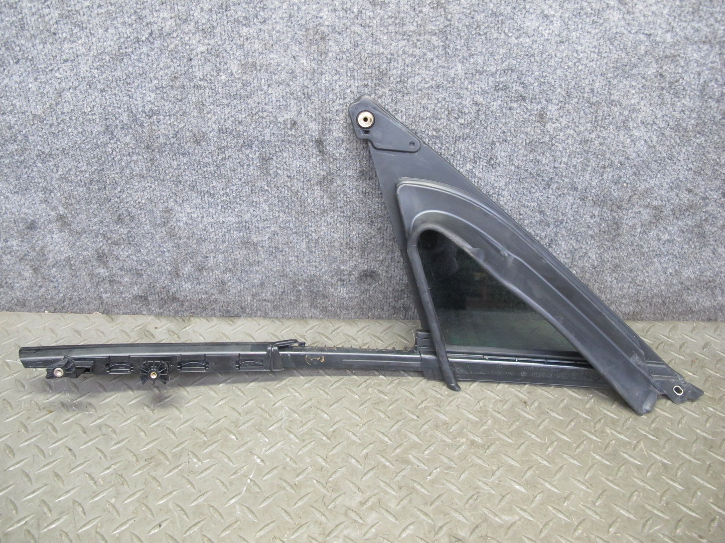 17-23 Porsche Panamera 971 Front Right Door Fixed Glass Window 971845114B