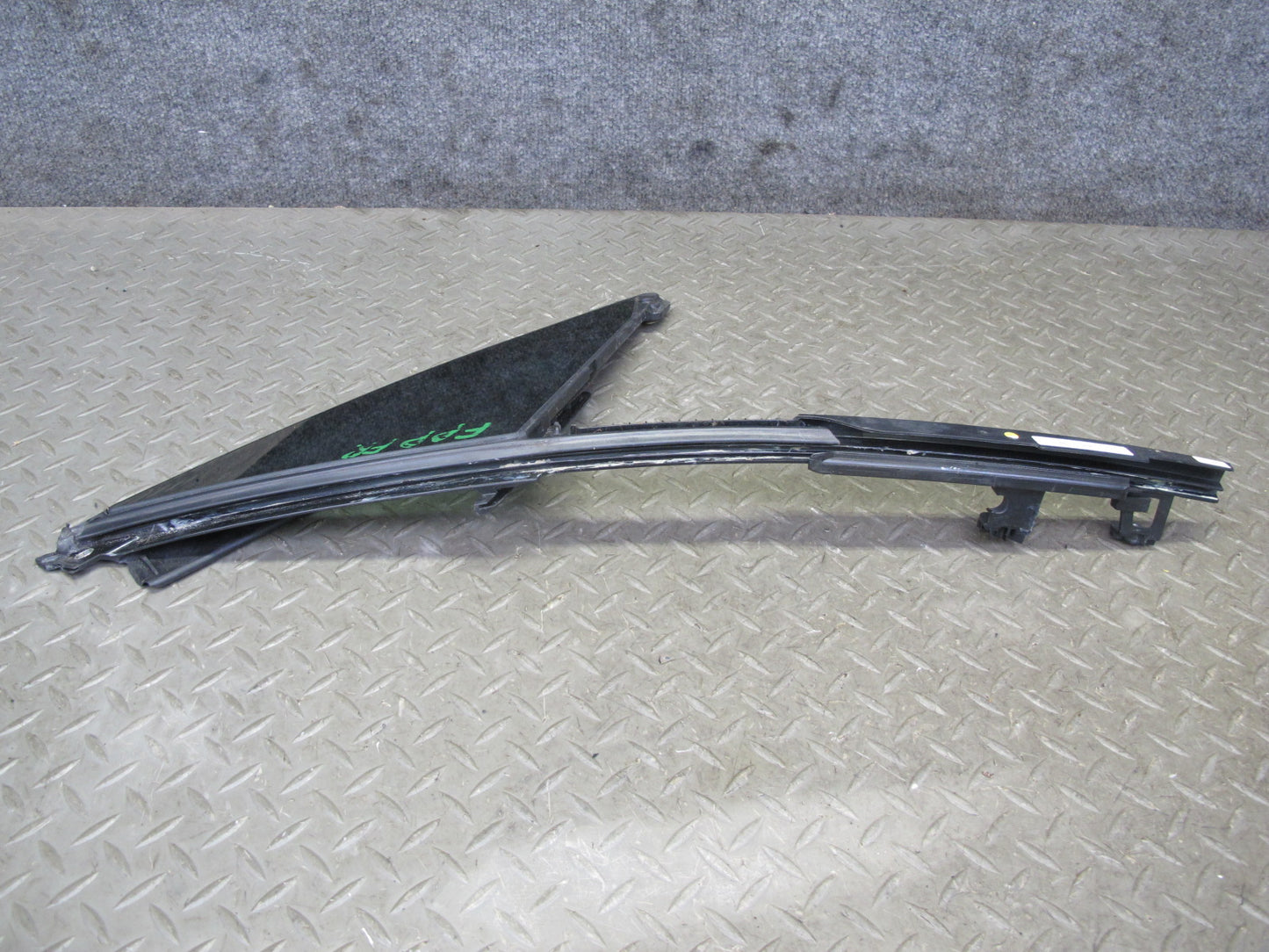 17-23 Porsche Panamera 971 Front Right Door Fixed Glass Window 971845114B