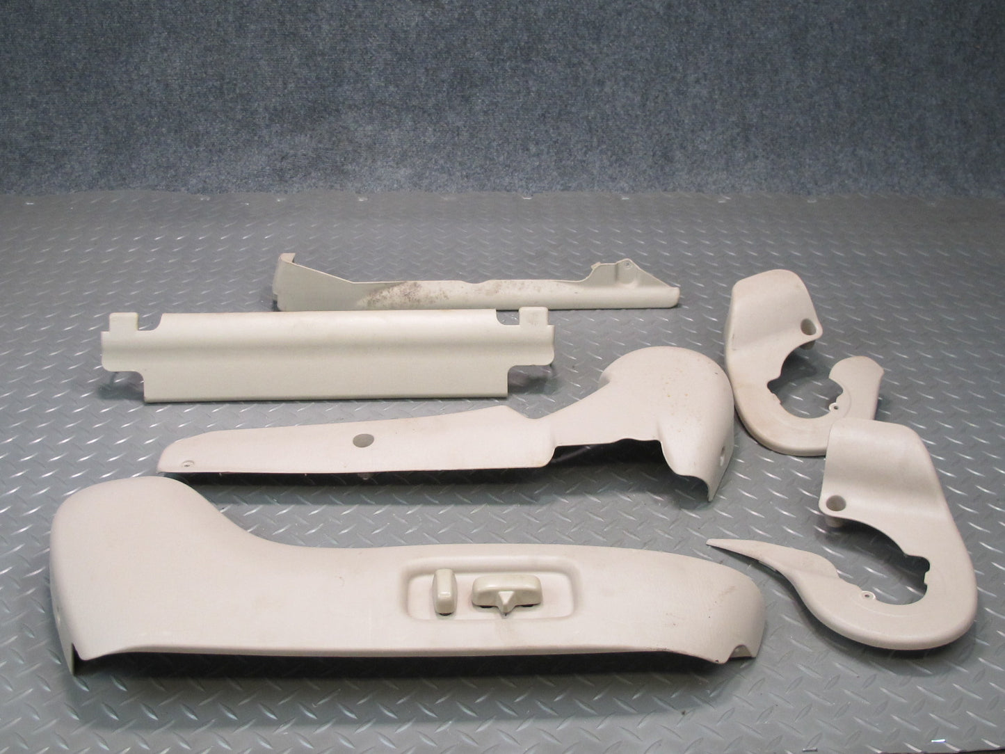 1998-2002 Lexus J100 LX470 Front Right Side Seat Trim Cover Panel W/ Switch Set